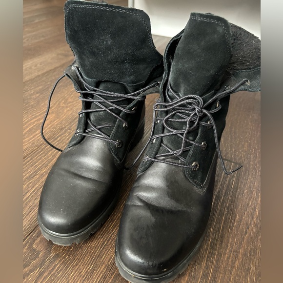 Timberland women’s size 9US black leather rollover boots - Picture 3 of 3